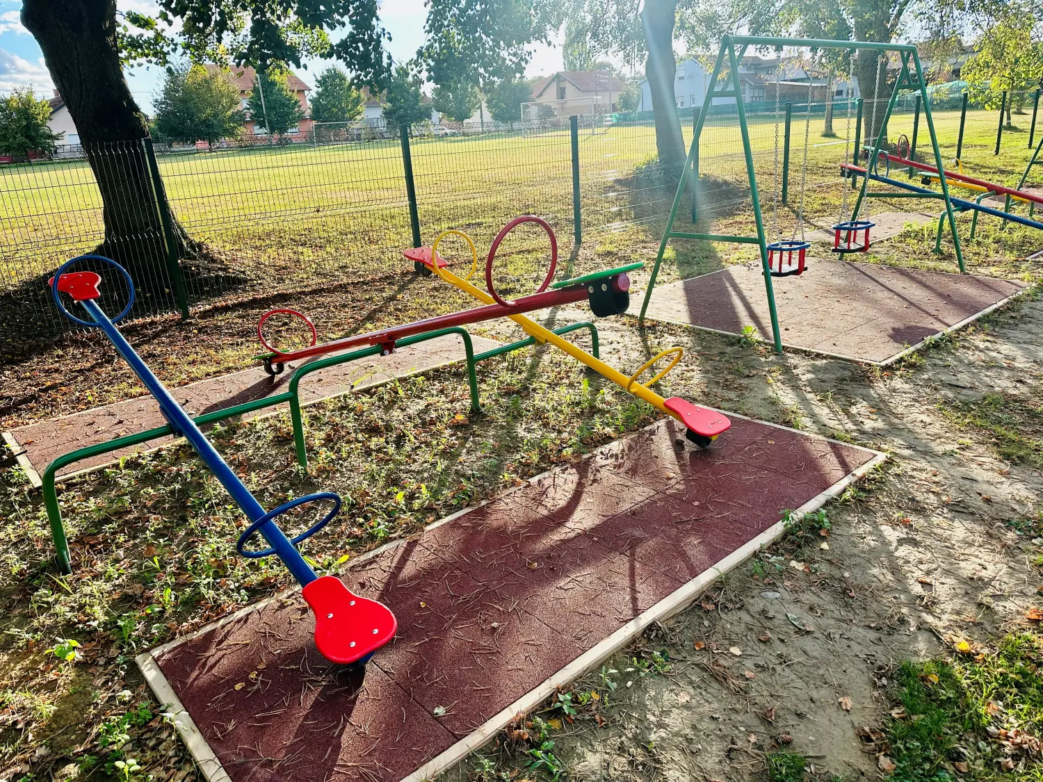 Slakovec, igralište i postaja (2) Slakovec, igralište i postaja (2)