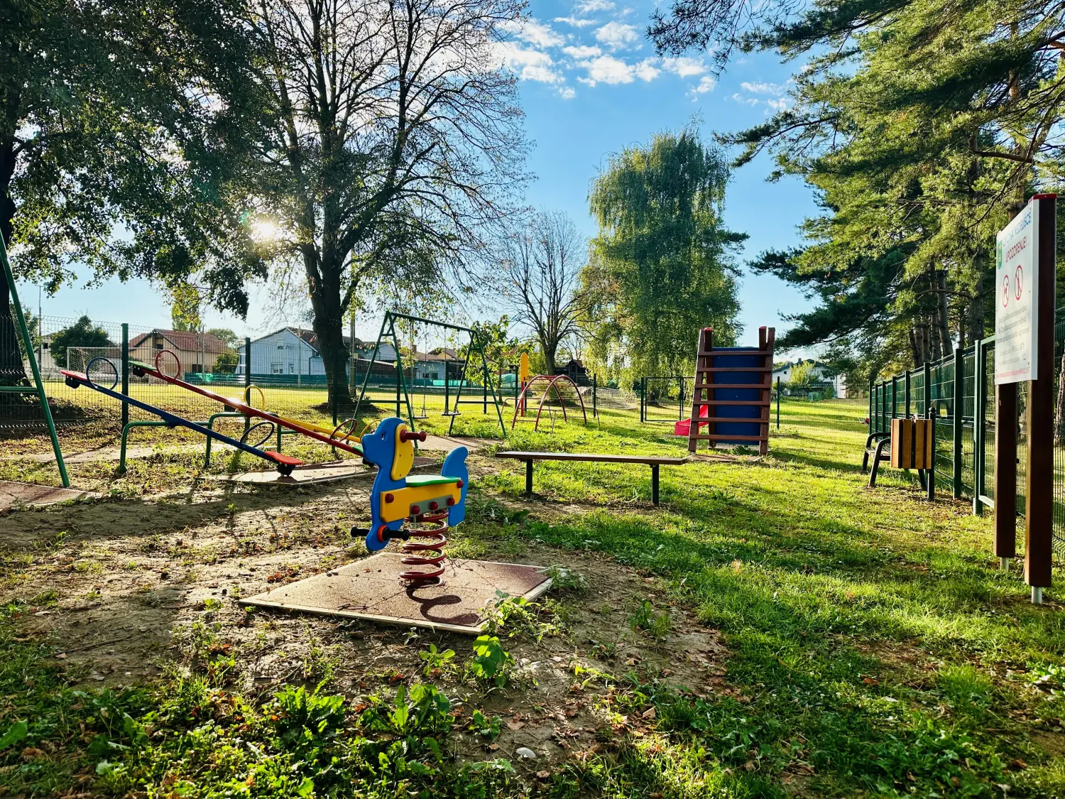 Slakovec, igralište i postaja (3) Slakovec, igralište i postaja (3)