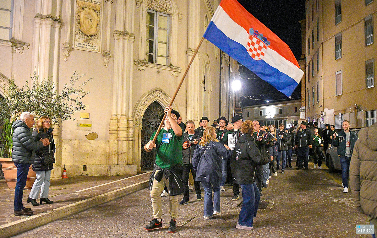 Slogaši iz Preloga i Strahoninca neumorni u nastupima na Siciliji (1)