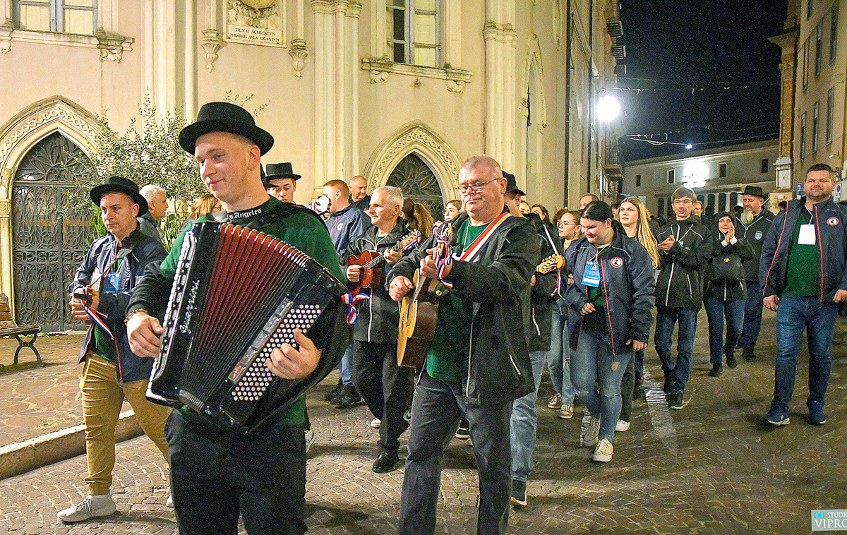 Slogaši iz Preloga i Strahoninca neumorni u nastupima na Siciliji (2)