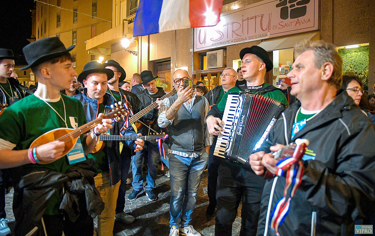 Slogaši iz Preloga i Strahoninca neumorni u nastupima na Siciliji (3)