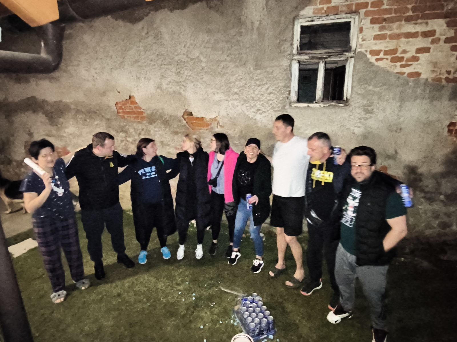 Spektakularan ulazak u četrdesete Ivana Žganec dočekala rođendan uz bakljadu i konfete (4) Spektakularan ulazak u četrdesete Ivana Žganec dočekala rođendan uz bakljadu i konfete (5)