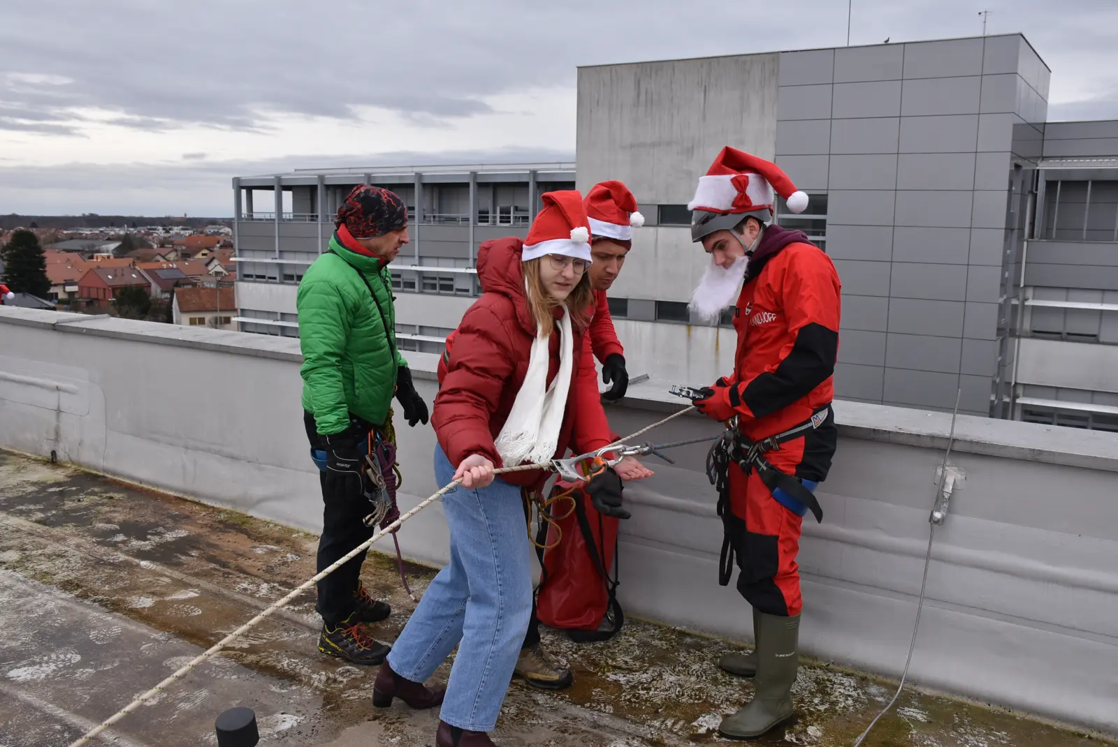 Speleologija, Božić, Bolnica, darivanje (5) Speleologija, Božić, Bolnica, darivanje (5)