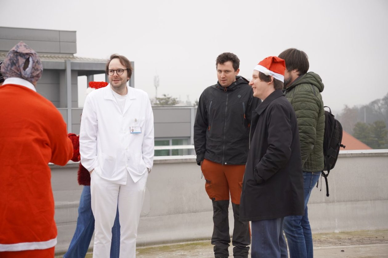 Speleolozi pokloni pedijatrija bolnica božić darivaje (12)