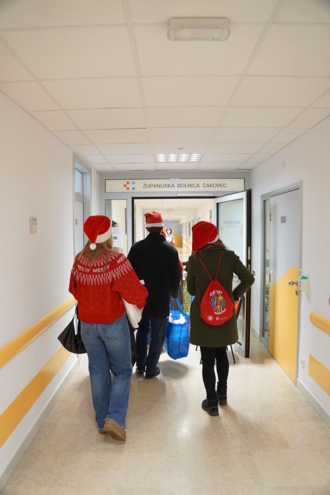 Speleolozi pokloni pedijatrija bolnica božić darivaje (2)