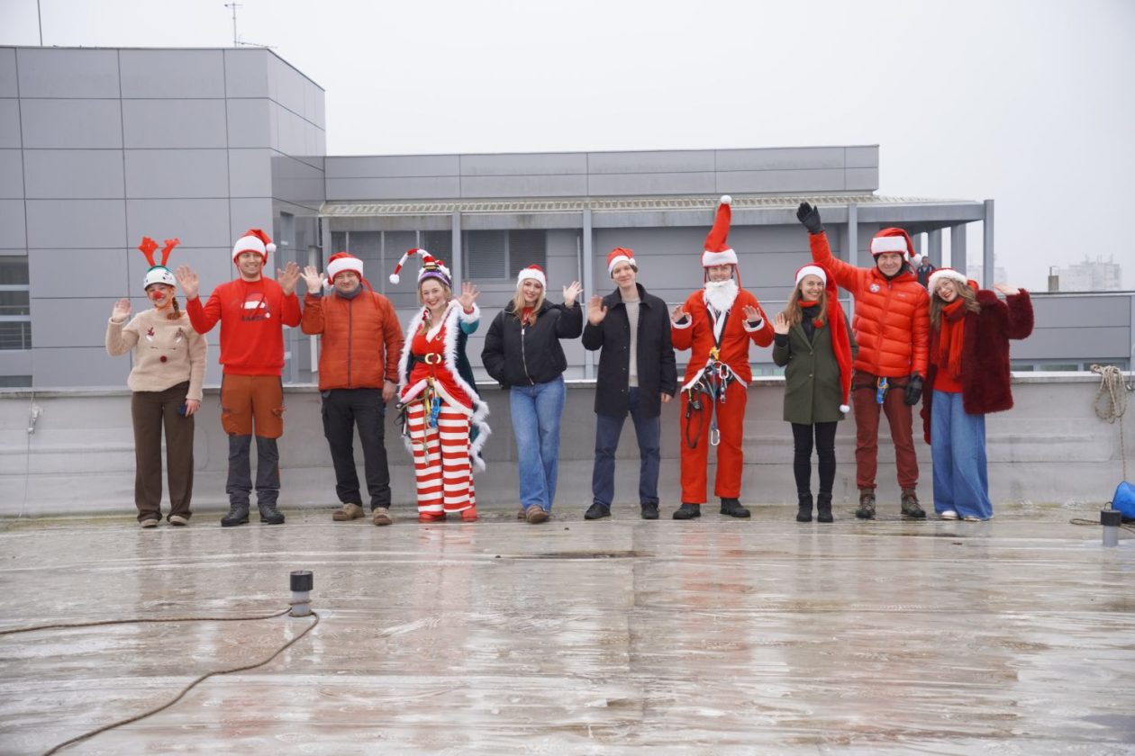 Speleolozi pokloni pedijatrija bolnica božić darivaje (21)