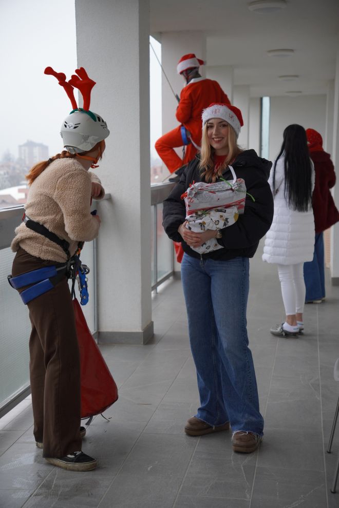 Speleolozi pokloni pedijatrija bolnica božić darivaje (30)