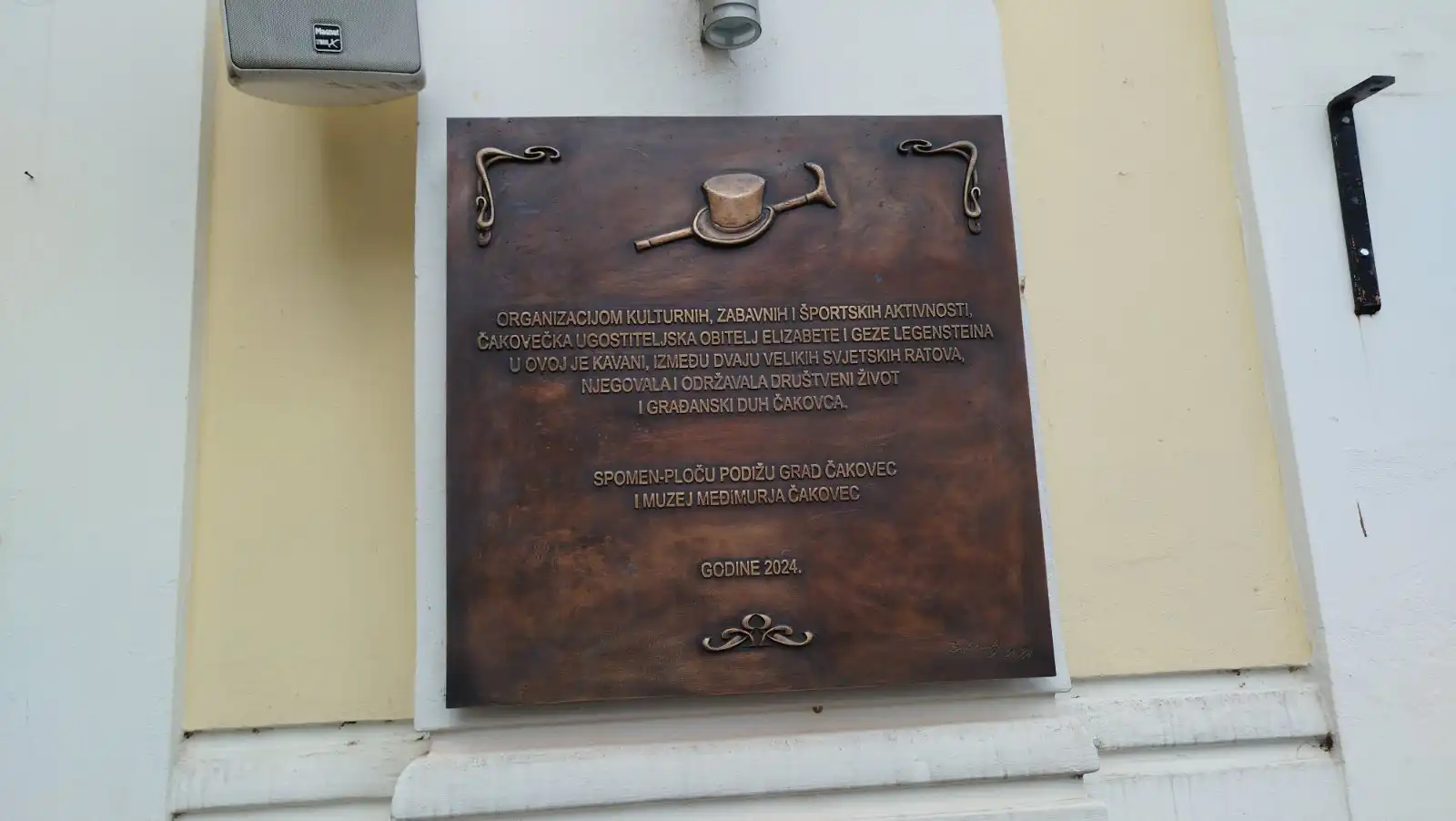 Spomen ploča obitelji Legenstein