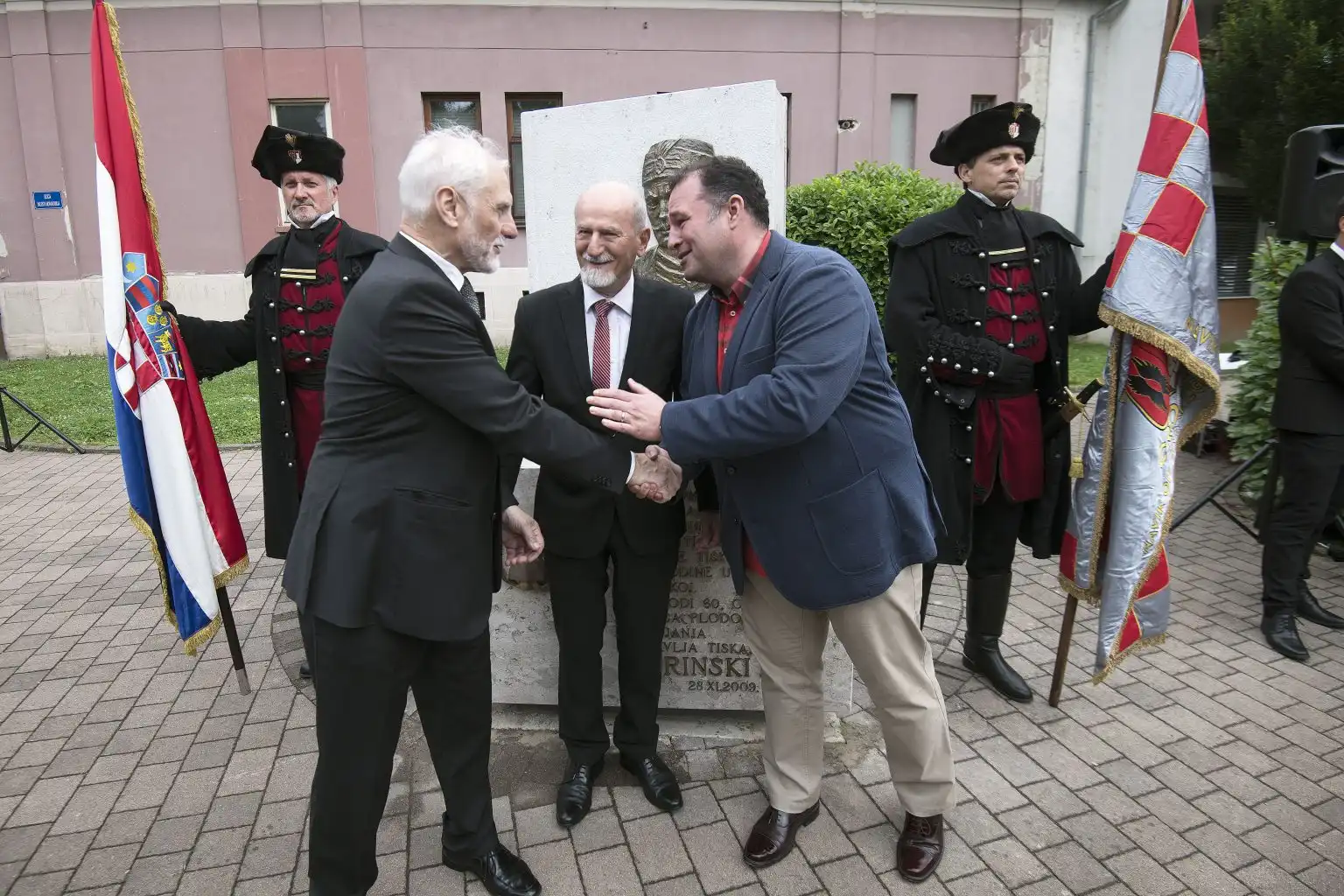 Spomenik Jurju Zrinskom (6) Spomenik Jurju Zrinskom (6)