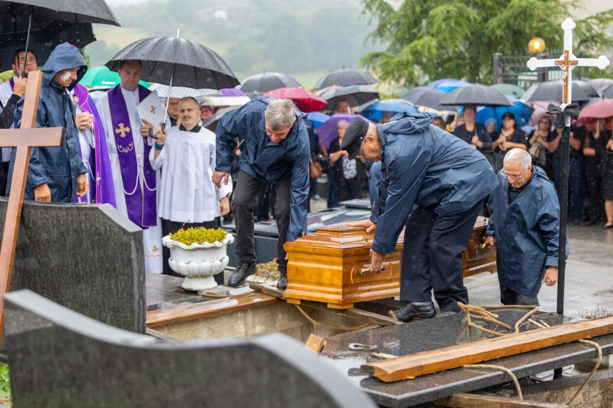 Sprovod – IVAN KOVAČIĆ – Štrigova 36