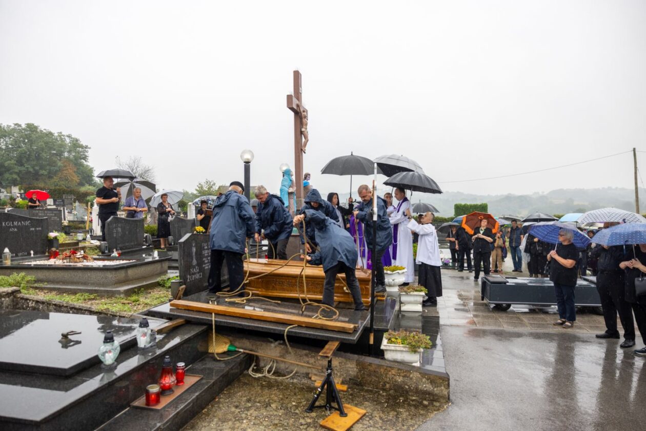 Sprovod – IVAN KOVAČIĆ – Štrigova 37