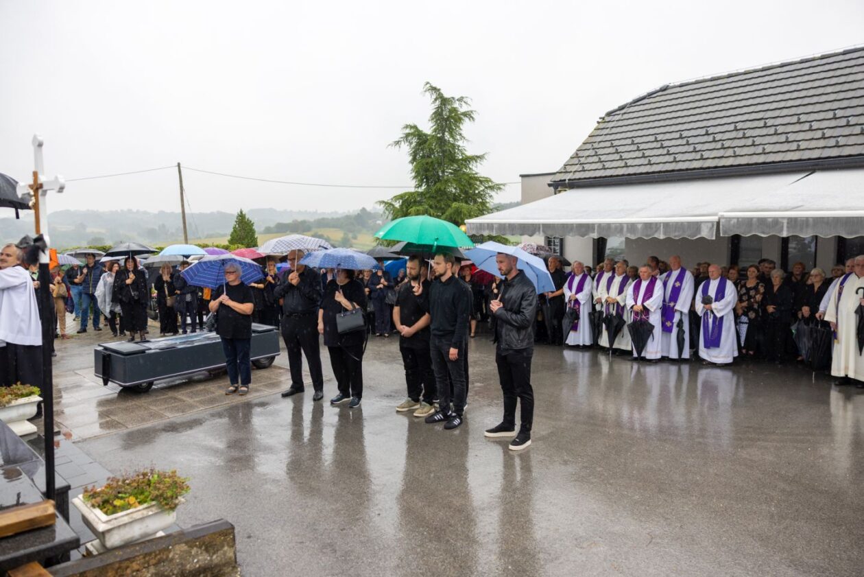 Sprovod – IVAN KOVAČIĆ – Štrigova 38