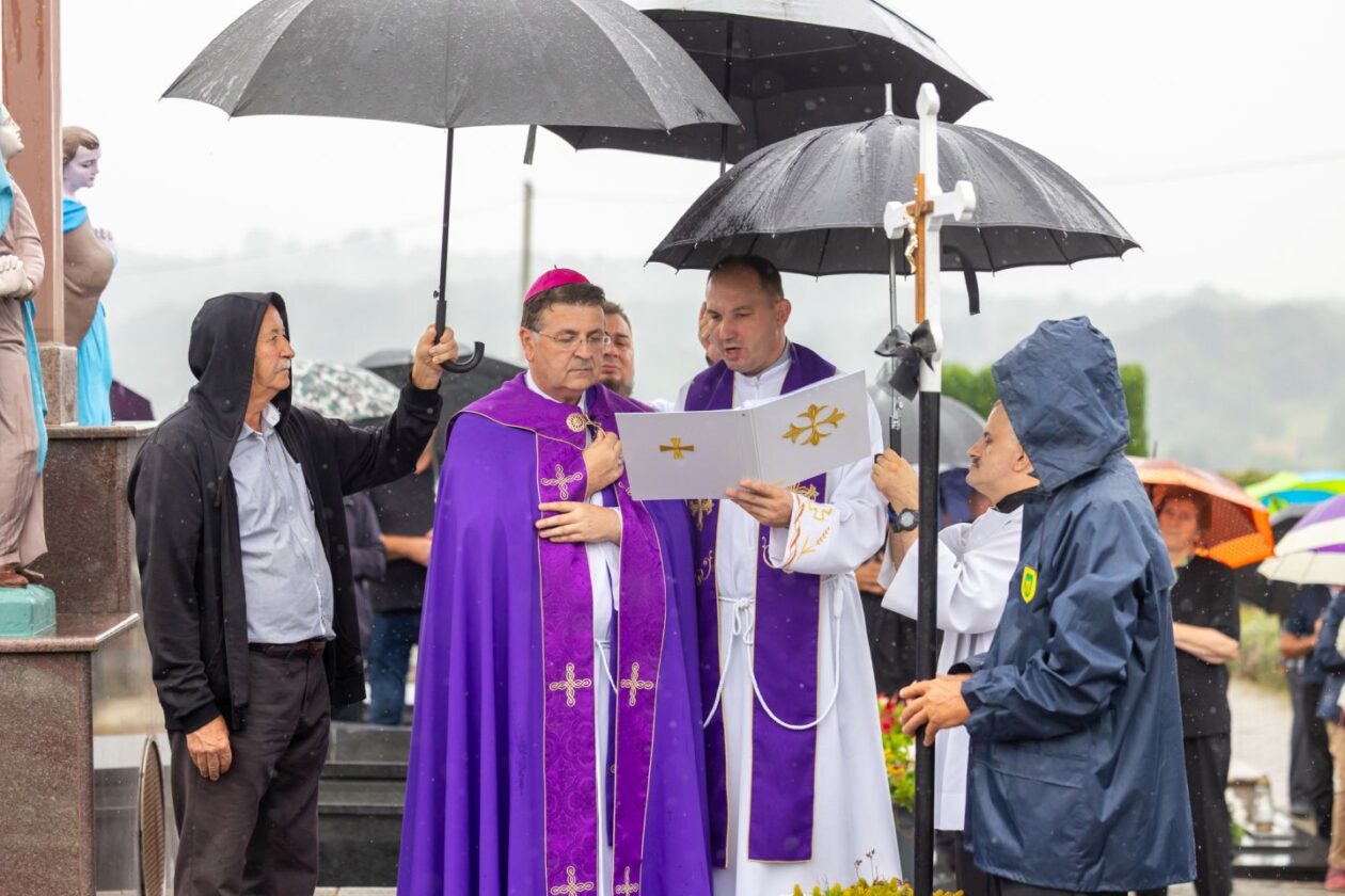 Sprovod – IVAN KOVAČIĆ – Štrigova 42