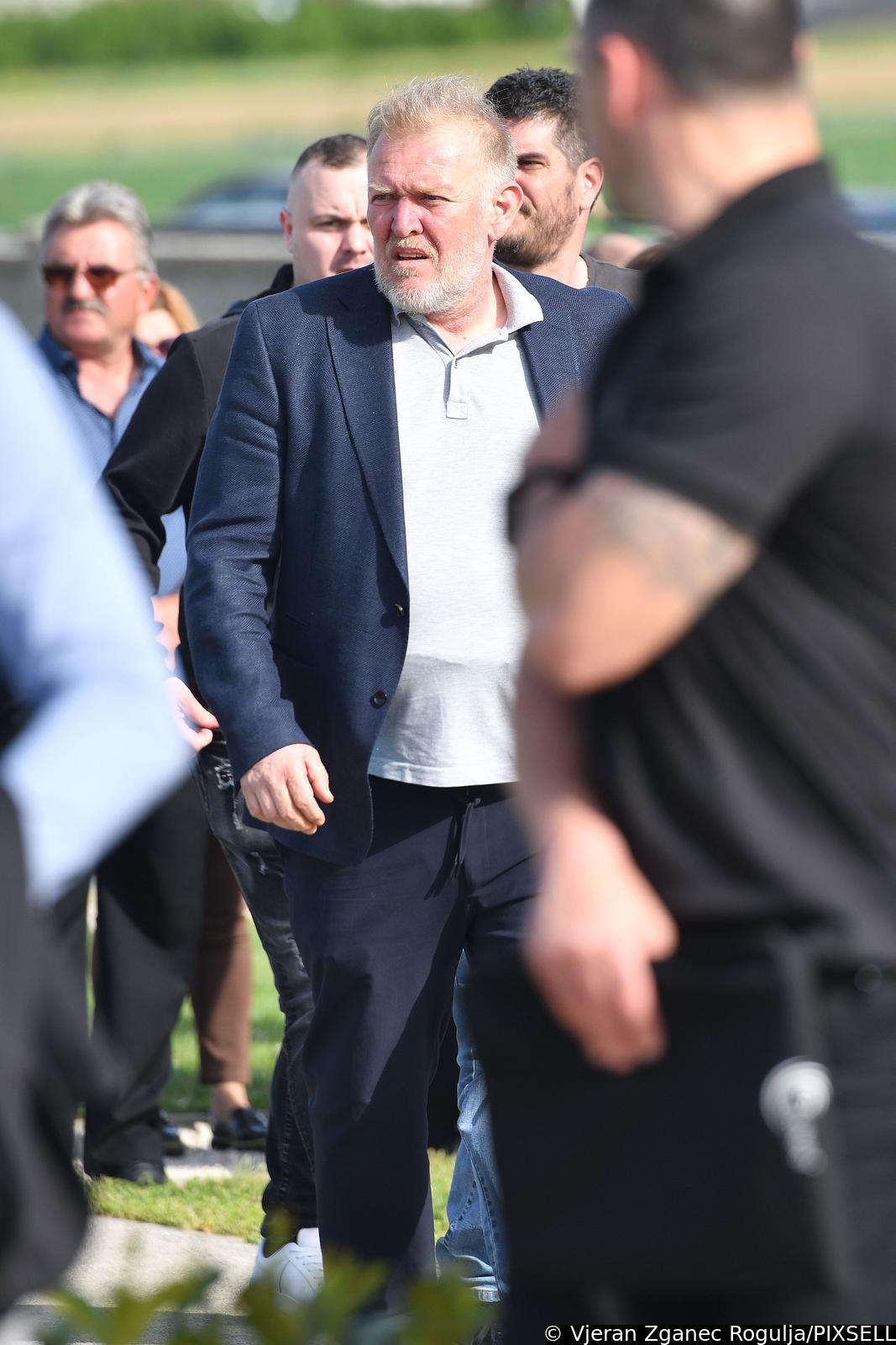 Sveti Martin na Muri: Sprovod bivšeg nogometnog reprezentativca Nikole Pokrivača Sveti Martin na Muri: Sprovod bivšeg nogometnog reprezentativca Nikole Pokrivača