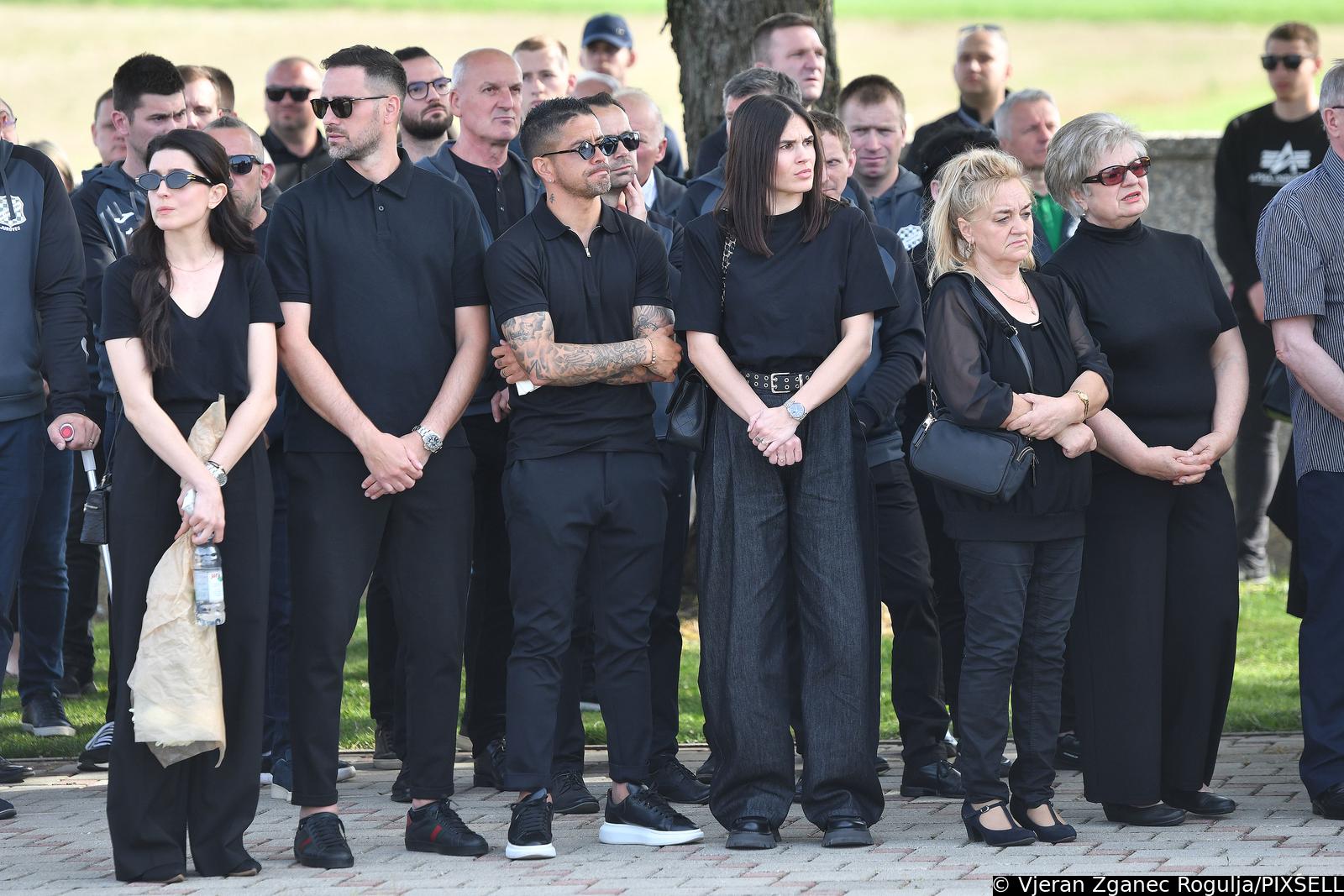 Sveti Martin na Muri: Sprovod bivšeg nogometnog reprezentativca Nikole Pokrivača Sveti Martin na Muri: Sprovod bivšeg nogometnog reprezentativca Nikole Pokrivača