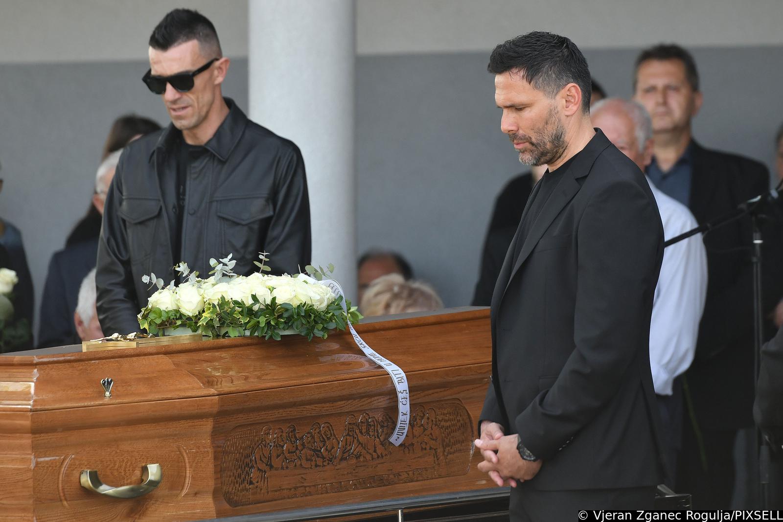 Sveti Martin na Muri: Sprovod bivšeg nogometnog reprezentativca Nikole Pokrivača Sveti Martin na Muri: Sprovod bivšeg nogometnog reprezentativca Nikole Pokrivača