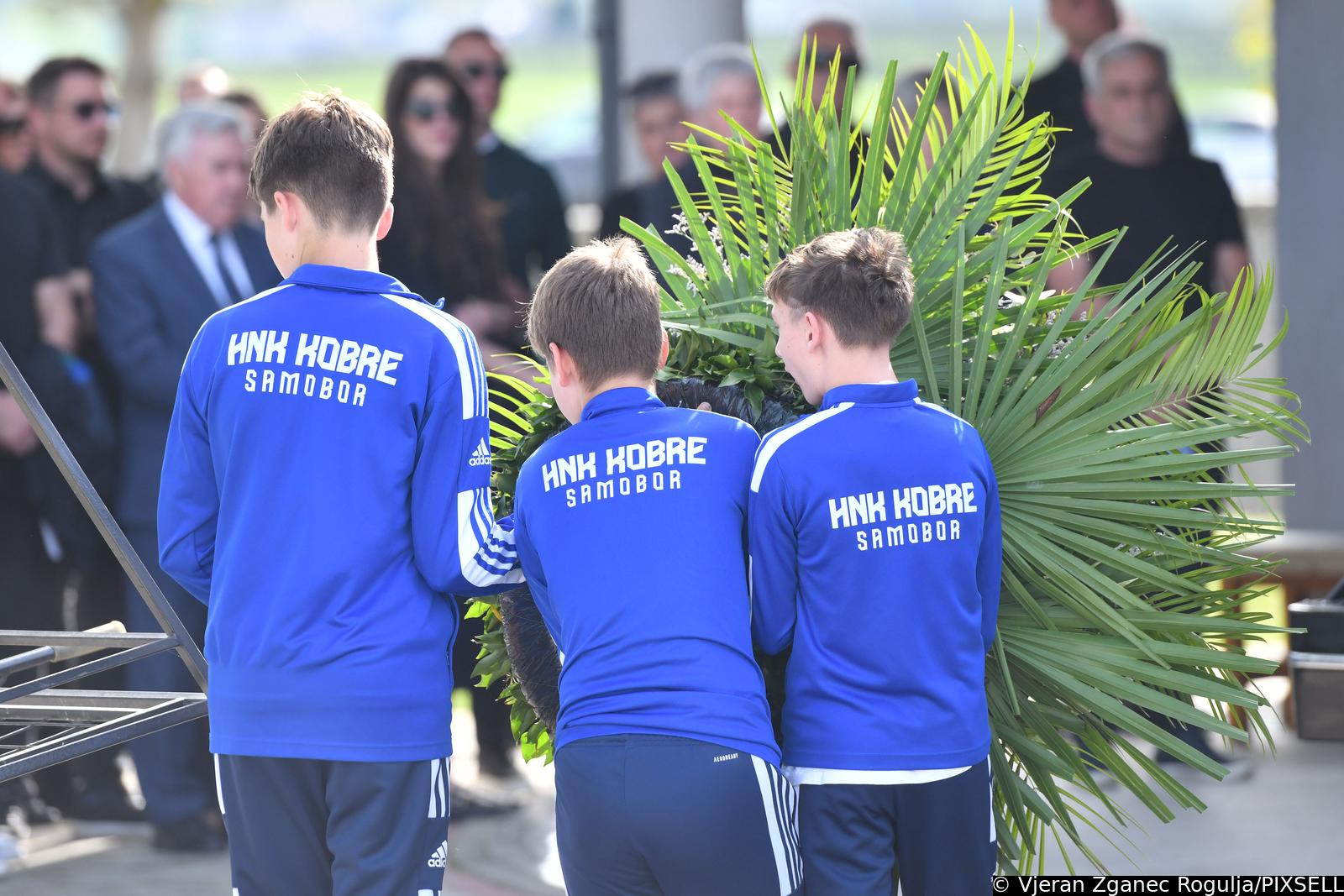 Sveti Martin na Muri: Sprovod bivšeg nogometnog reprezentativca Nikole Pokrivača Sveti Martin na Muri: Sprovod bivšeg nogometnog reprezentativca Nikole Pokrivača