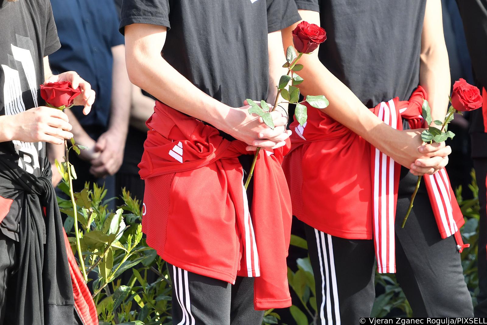 Sveti Martin na Muri: Sprovod bivšeg nogometnog reprezentativca Nikole Pokrivača Sveti Martin na Muri: Sprovod bivšeg nogometnog reprezentativca Nikole Pokrivača