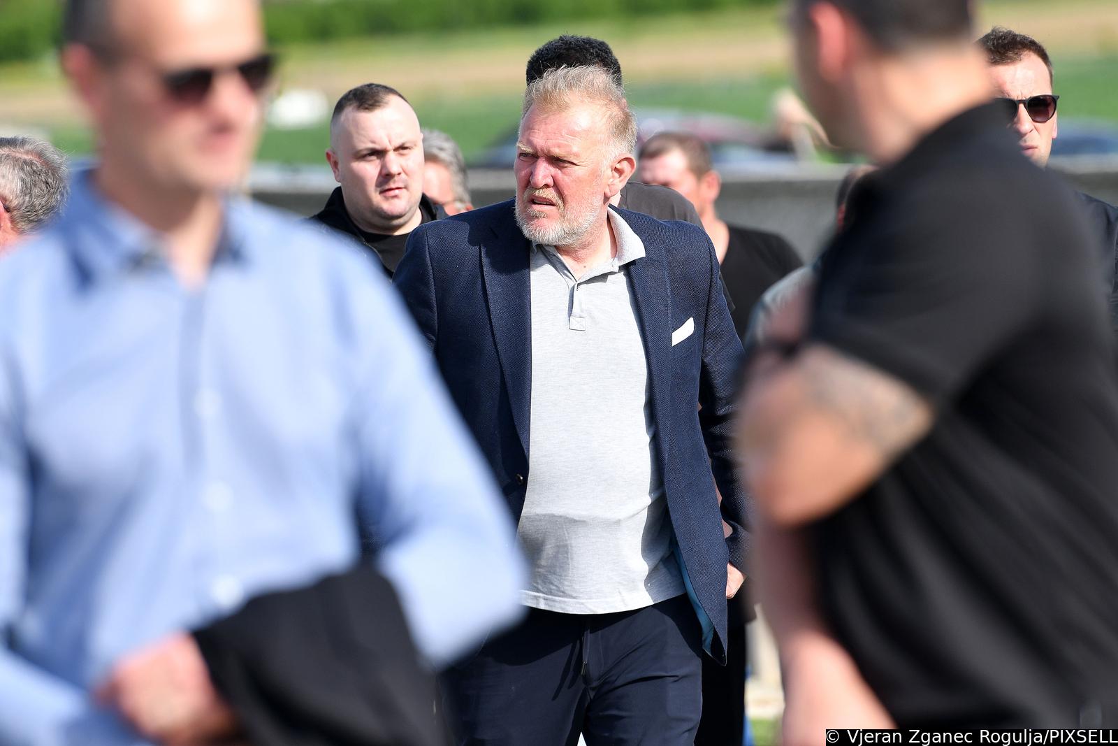 Sveti Martin na Muri: Sprovod bivšeg nogometnog reprezentativca Nikole Pokrivača Sveti Martin na Muri: Sprovod bivšeg nogometnog reprezentativca Nikole Pokrivača