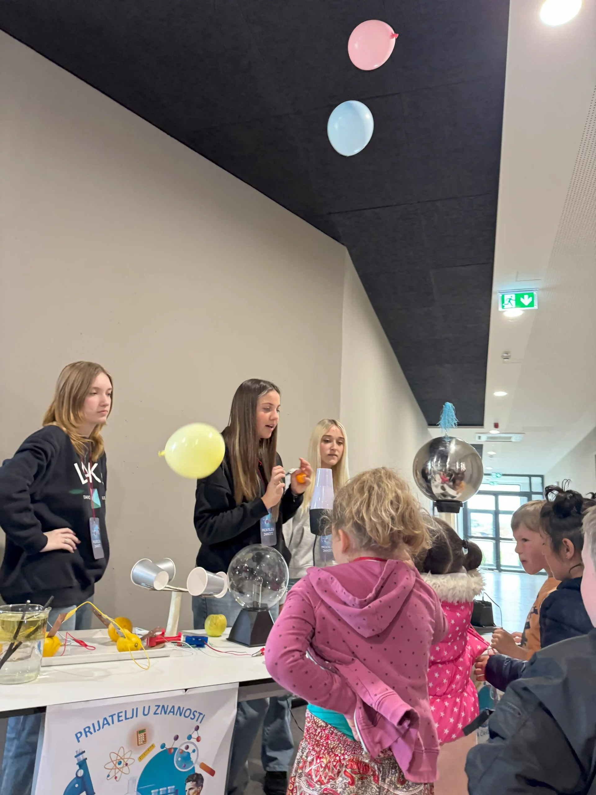 Srednja škola Čakovec (3) Srednja škola Čakovec (3)