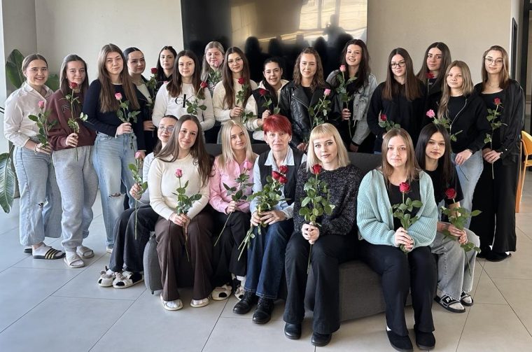 Srednja škola Čakovec dan žena (3) Srednja škola Čakovec dan žena (3)