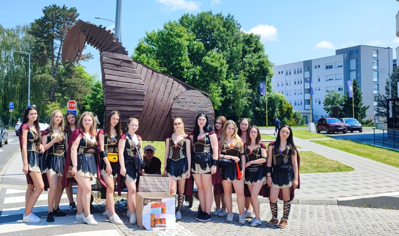 Srednja škola Čakovec – maturanti trojanci, trojski konj (3) Srednja škola Čakovec – maturanti trojanci, trojski konj (3)