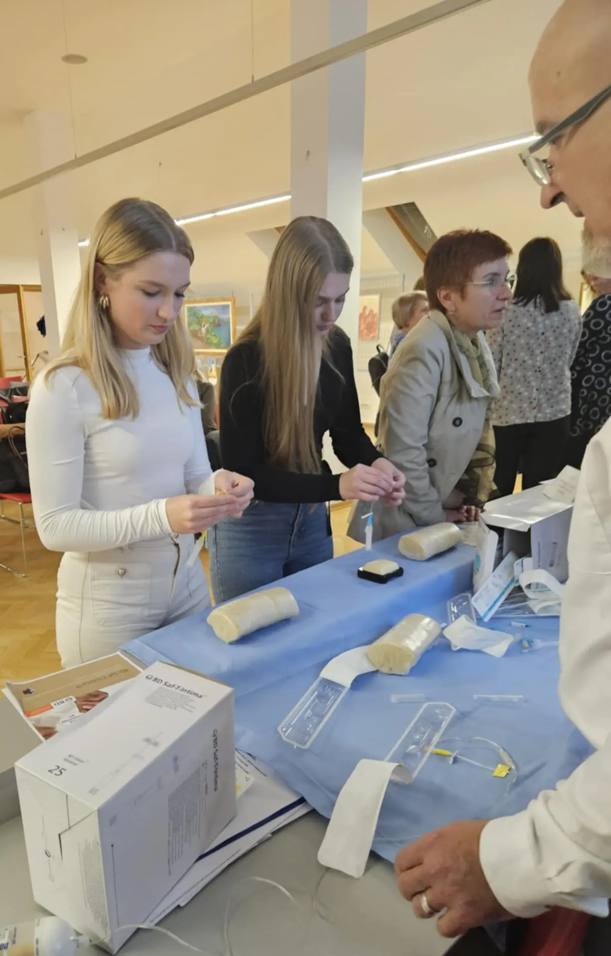 Srednja škola Čakovec palijativna skrb (4) Srednja škola Čakovec palijativna skrb (4)