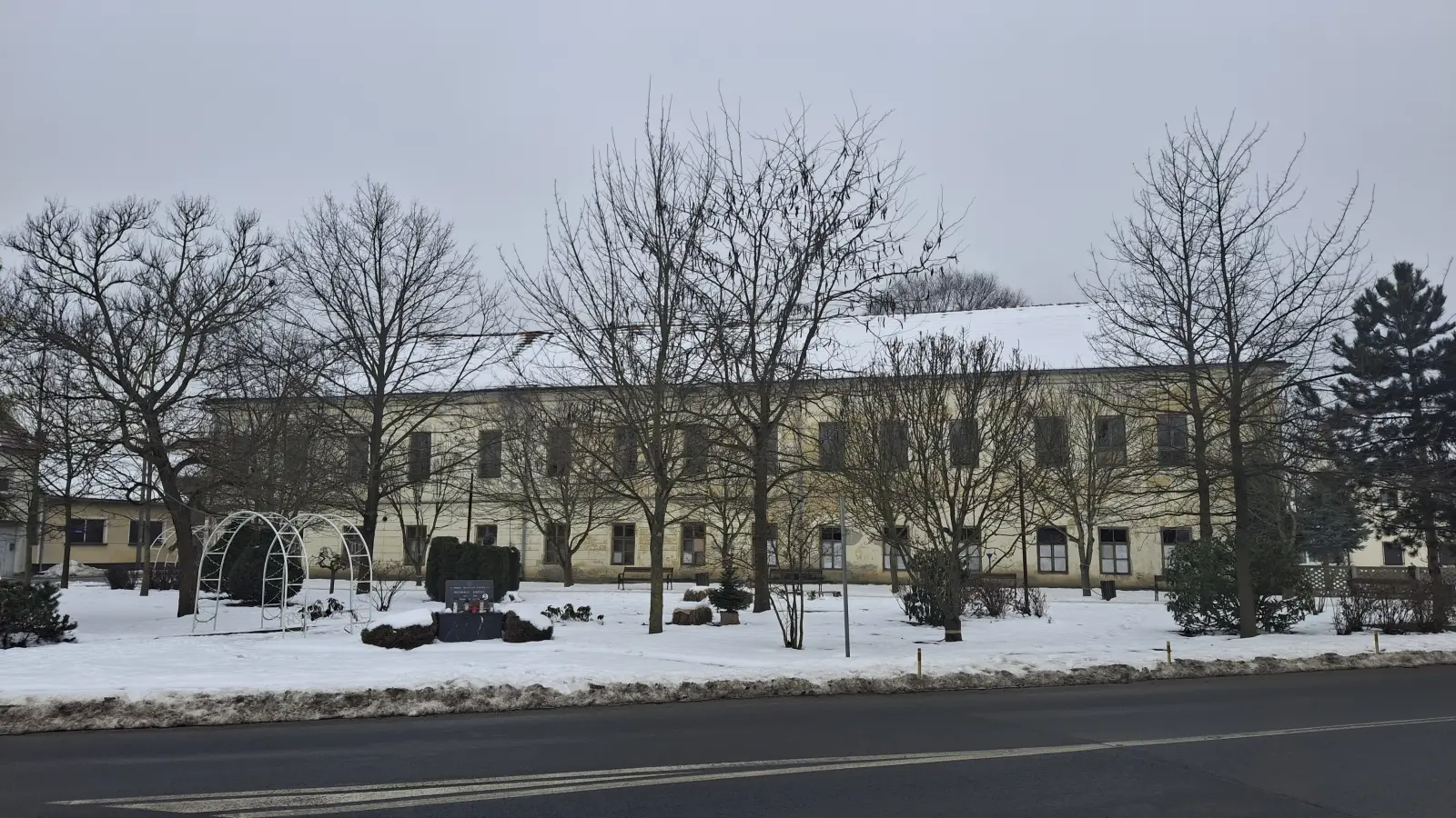 Stara škola Donja Dubrava rušenje (1) Stara škola Donja Dubrava rušenje (1)