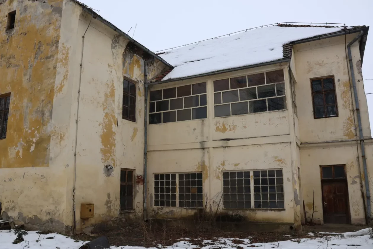 Stara škola Donja Dubrava rušenje (7)