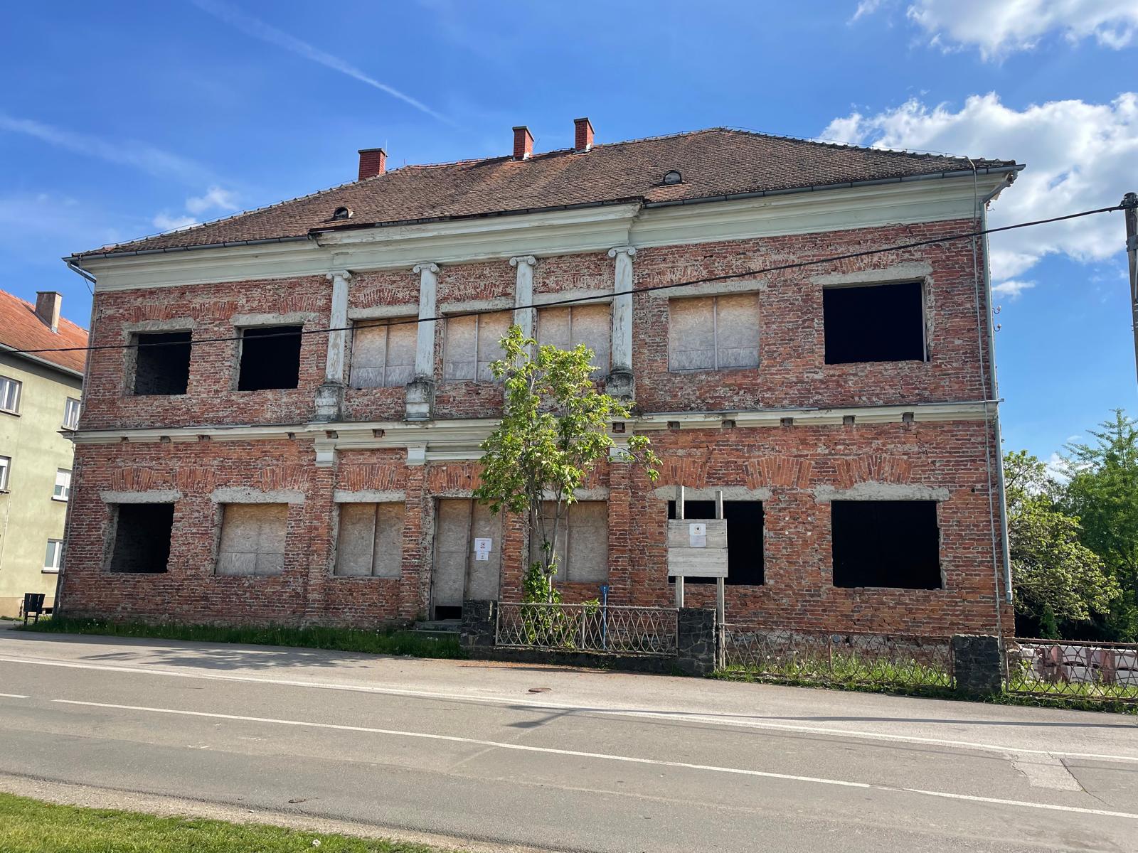 Stara škola - trenutno stanje (1)