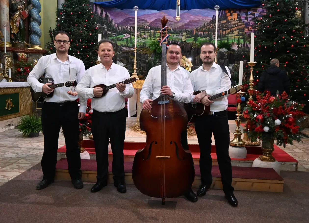 Štefanje – crkva svetog Nikole ČK KUD Katreuže Ivanovec (3) Štefanje – crkva svetog Nikole ČK KUD Katreuže Ivanovec (3)