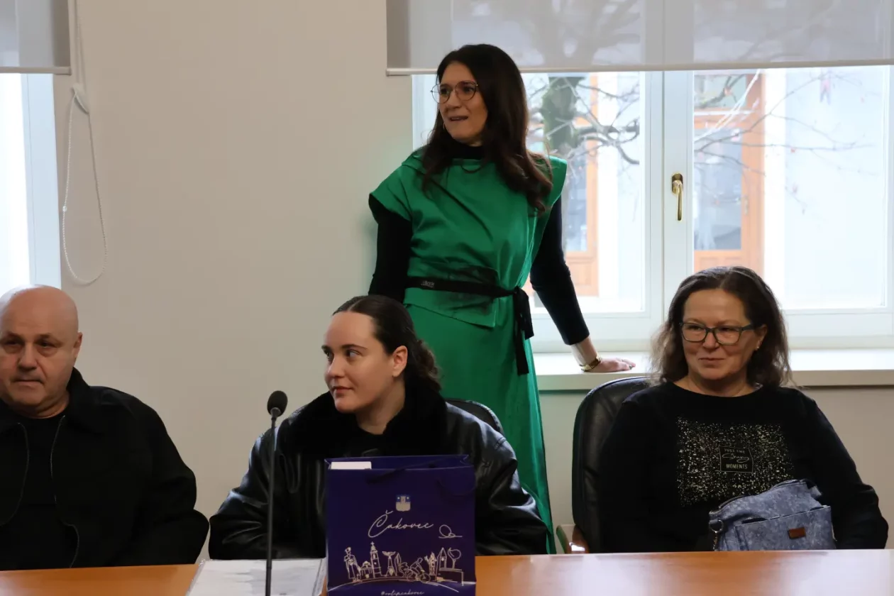 Stipendije, Čakovec, ugovor, Grad Čakovec, Ljerka Cividini (1) Stipendije, Čakovec, ugovor, Grad Čakovec, Ljerka Cividini (1)