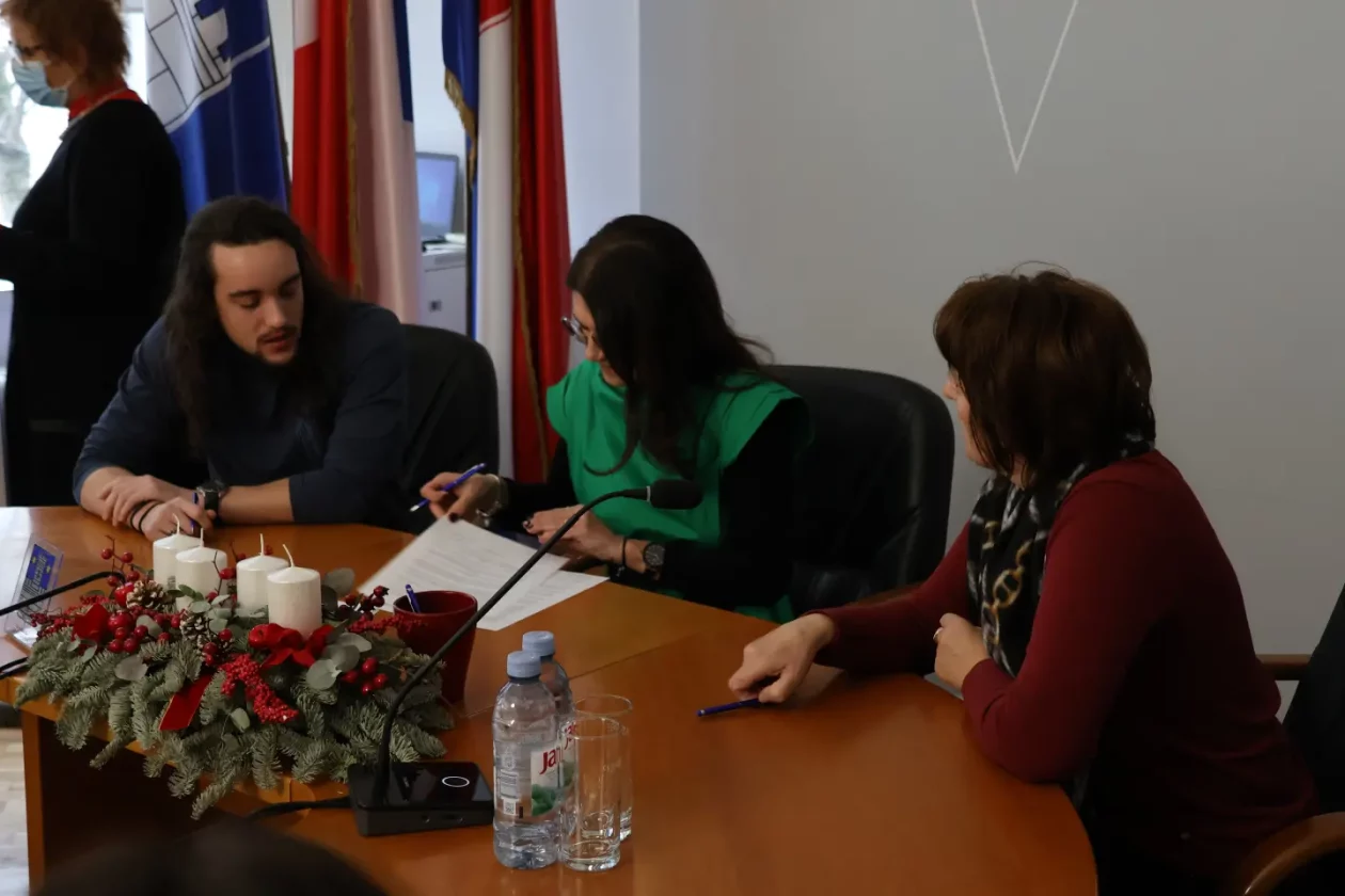 Stipendije, Čakovec, ugovor, Grad Čakovec, Ljerka Cividini (21) Stipendije, Čakovec, ugovor, Grad Čakovec, Ljerka Cividini (21)