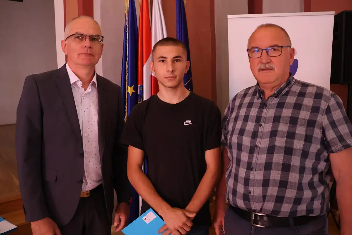 Stipendije deficitarnih zanimanja 2024 (15) Stipendije deficitarnih zanimanja 2024 (15)