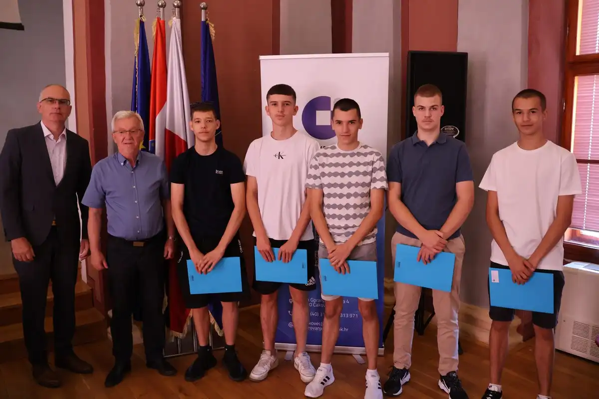 Stipendije deficitarnih zanimanja 2024 (16) Stipendije deficitarnih zanimanja 2024 (16)