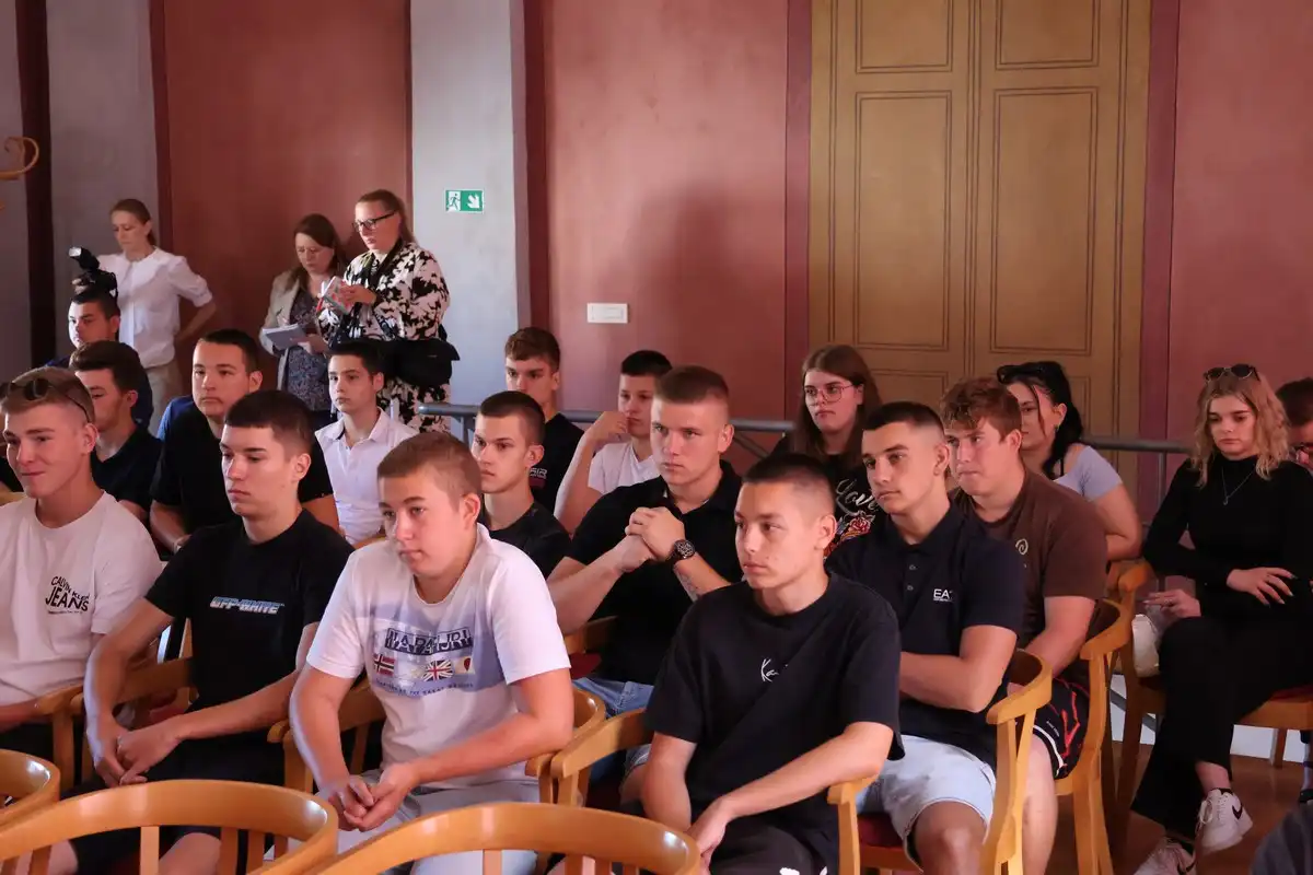 Stipendije deficitarnih zanimanja 2024 (5) Stipendije deficitarnih zanimanja 2024 (5)