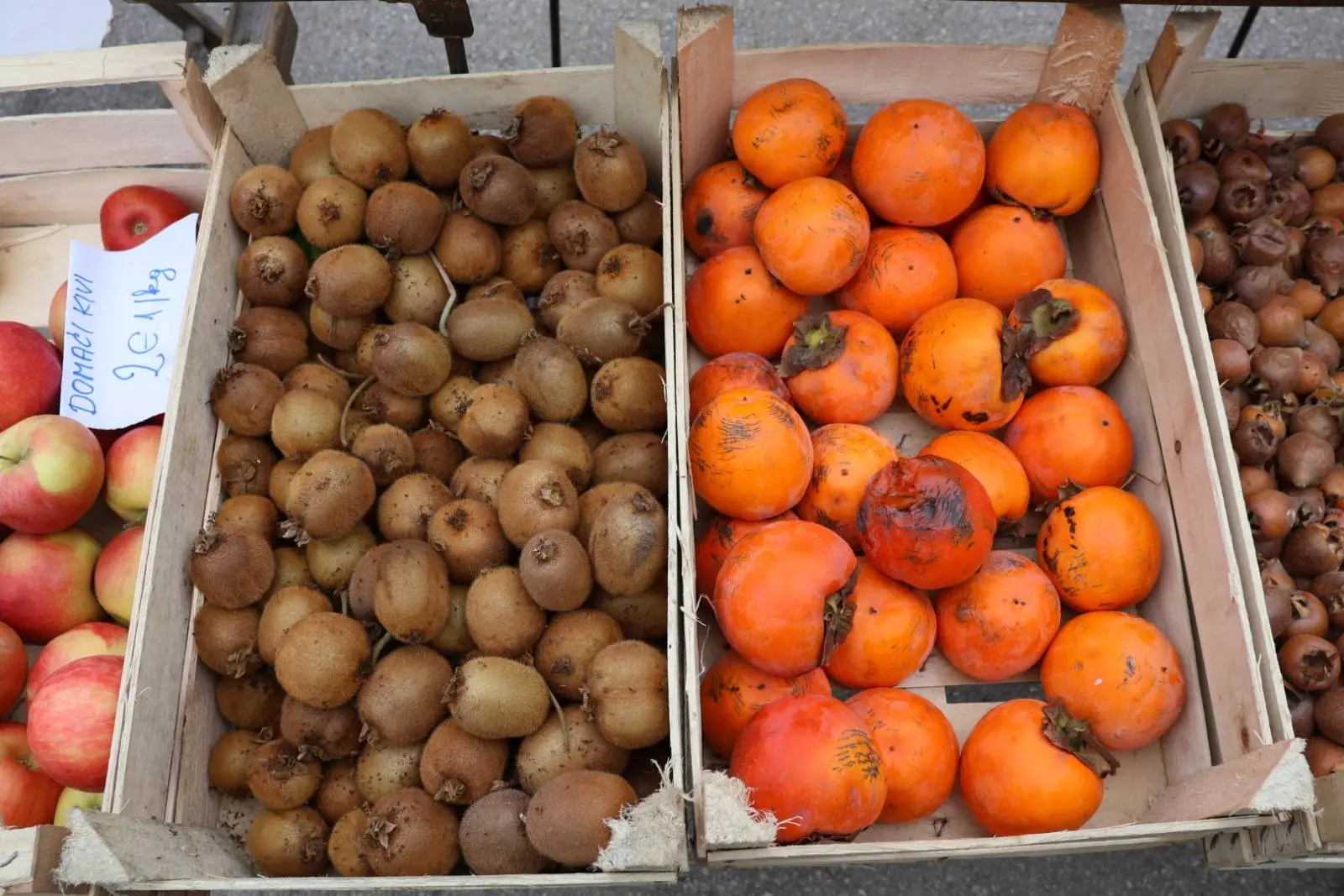 Stjepan Bogomolec, kaki, Prelog, tržnica, jabuke, kivi, mušmula (3) Stjepan Bogomolec, kaki, Prelog, tržnica, jabuke, kivi, mušmula (3)