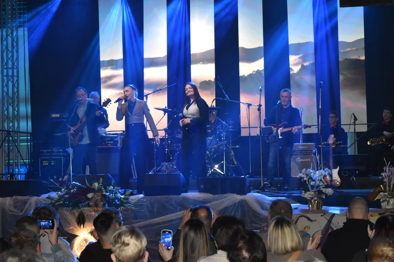 Strahoninec (3) hitovi energreena