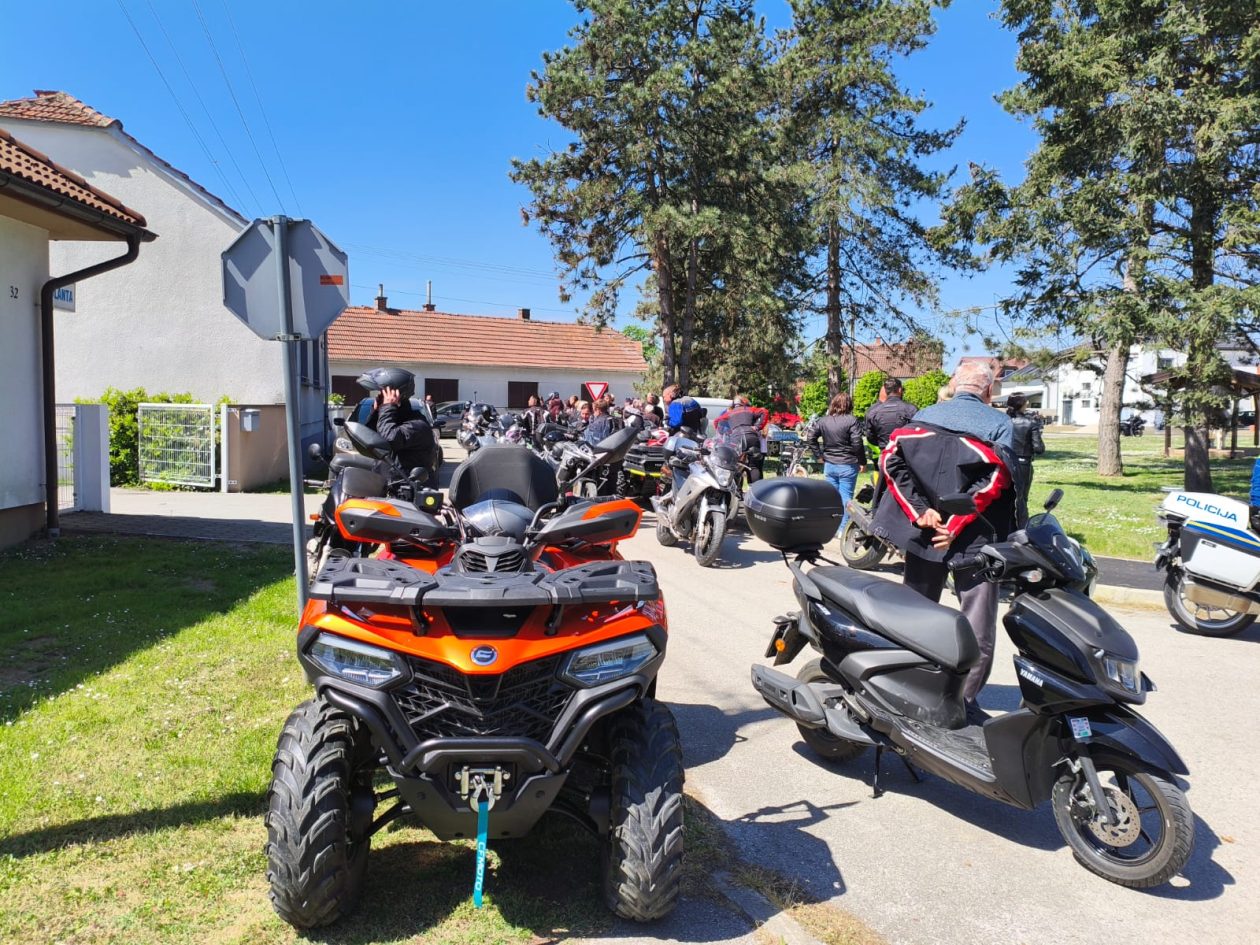 Strahoninec praznik rada motor motoristi (1)