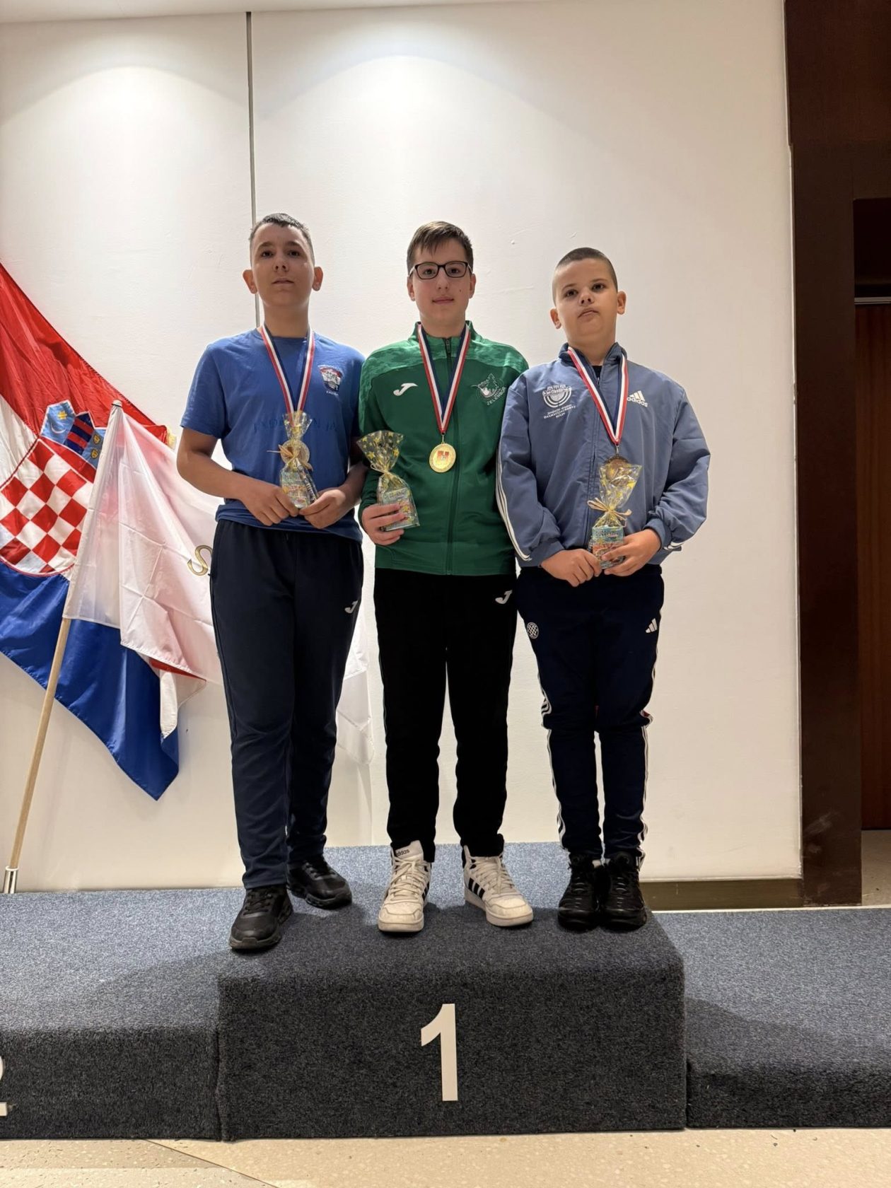 Streljački klub Zelenbor Brezje (16) Streljački klub Zelenbor Brezje (16)