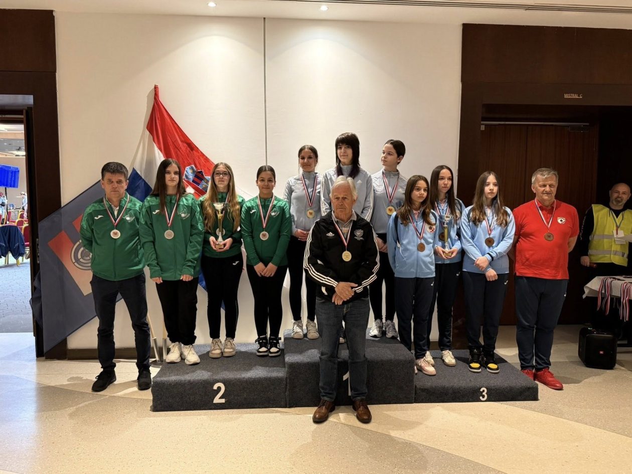 Streljački klub Zelenbor Brezje (17) Streljački klub Zelenbor Brezje (17)