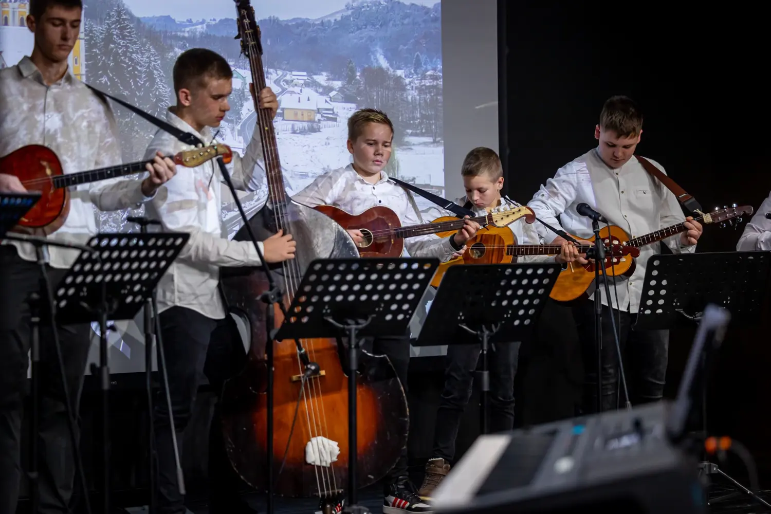 Štrigova, djeca u 2025, darovi, božićno novogodišnji koncert (10) Štrigova, djeca u 2025, darovi, božićno novogodišnji koncert (10)