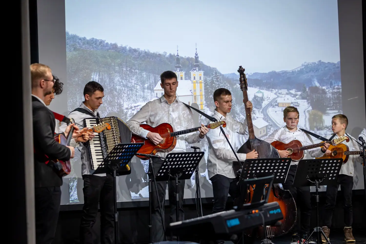 Štrigova, djeca u 2025, darovi, božićno novogodišnji koncert (12) Štrigova, djeca u 2025, darovi, božićno novogodišnji koncert (12)