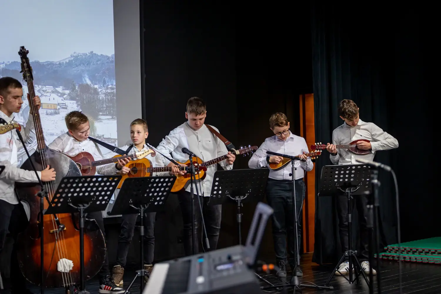 Štrigova, djeca u 2025, darovi, božićno novogodišnji koncert (28) Štrigova, djeca u 2025, darovi, božićno novogodišnji koncert (28)