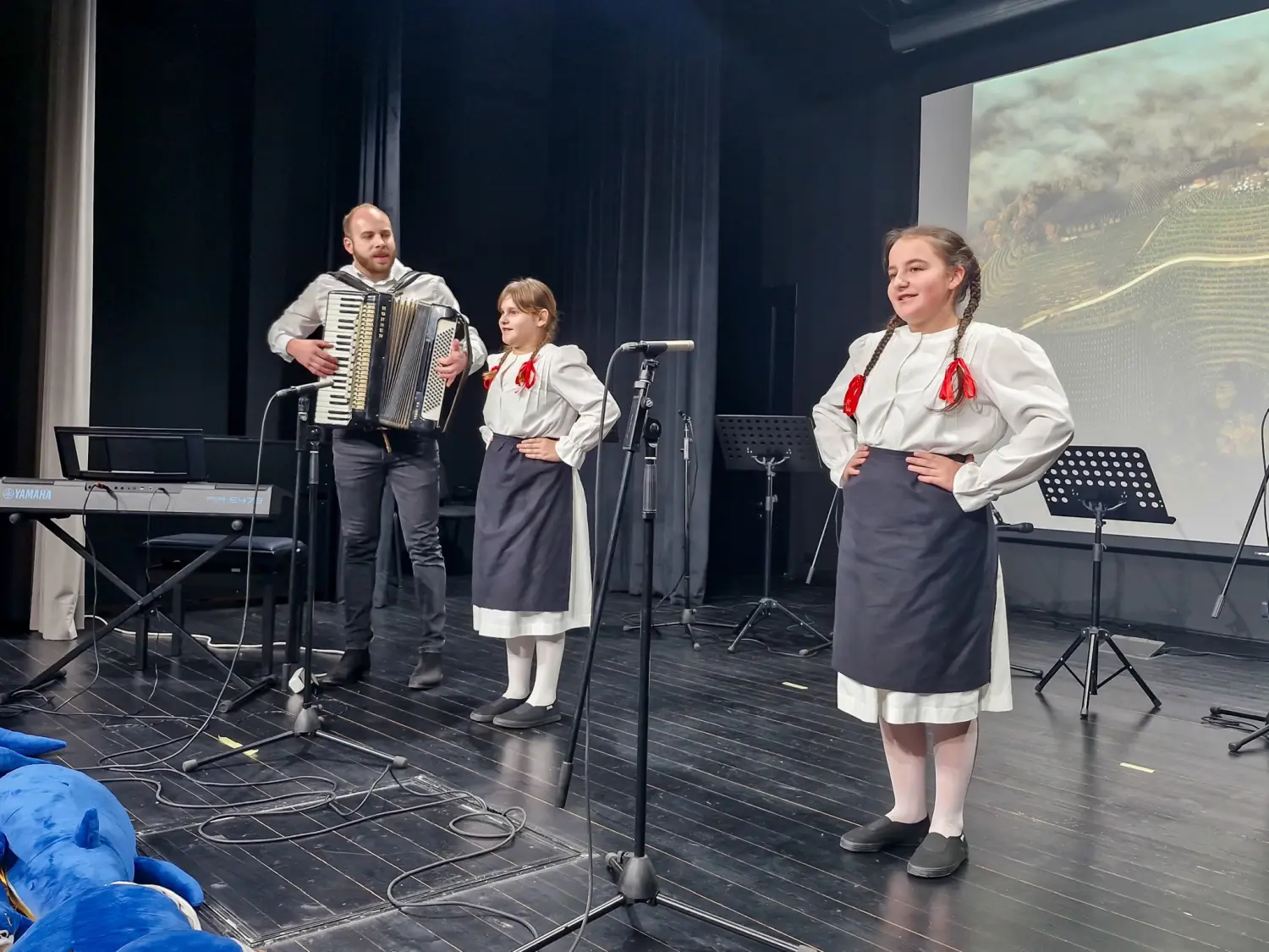 Štrigova, djeca u 2025, darovi, božićno novogodišnji koncert (5) Štrigova, djeca u 2025, darovi, božićno novogodišnji koncert (5)