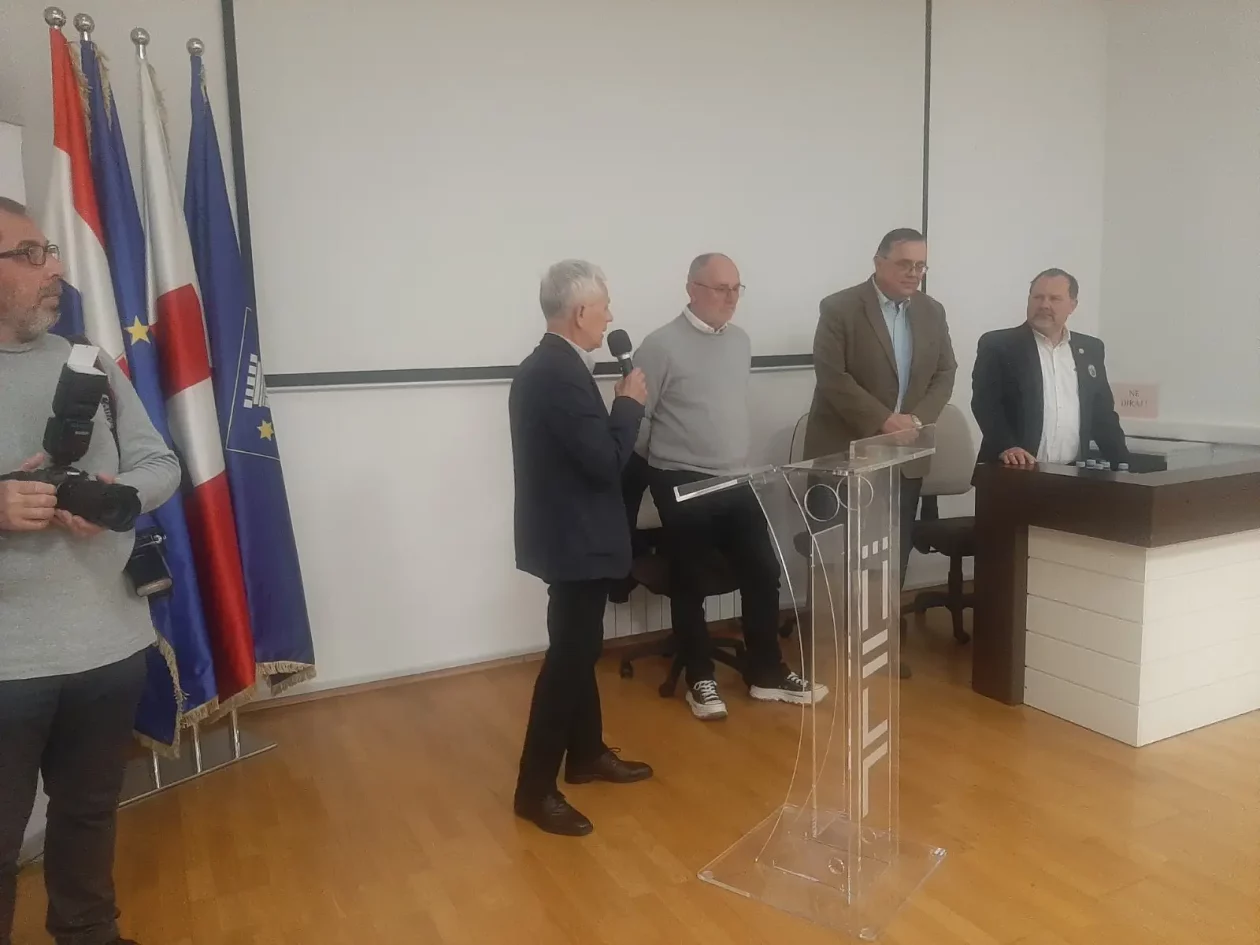 Stručno predavanje branitelji (6) Stručno predavanje branitelji (6)