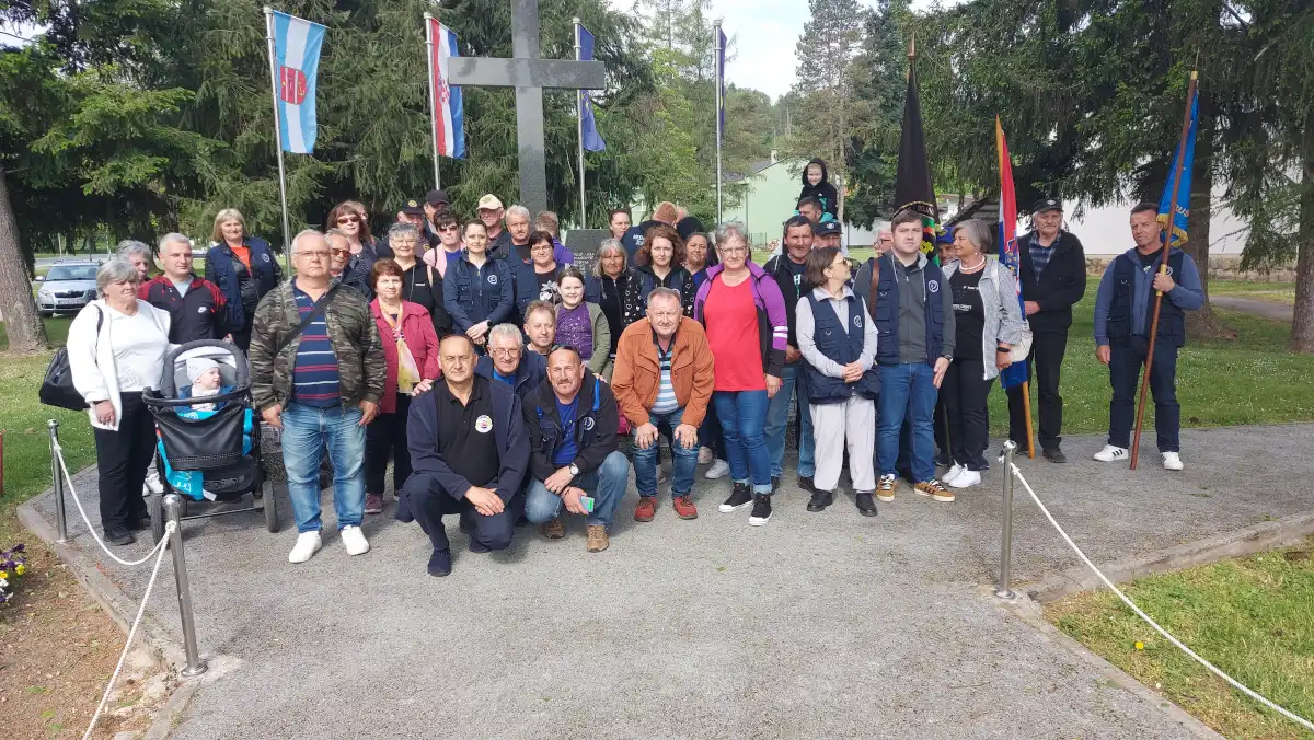 Studijsko putovanje u spomen na VRO „Bljesak“ (12) Studijsko putovanje u spomen na VRO „Bljesak“ (12)