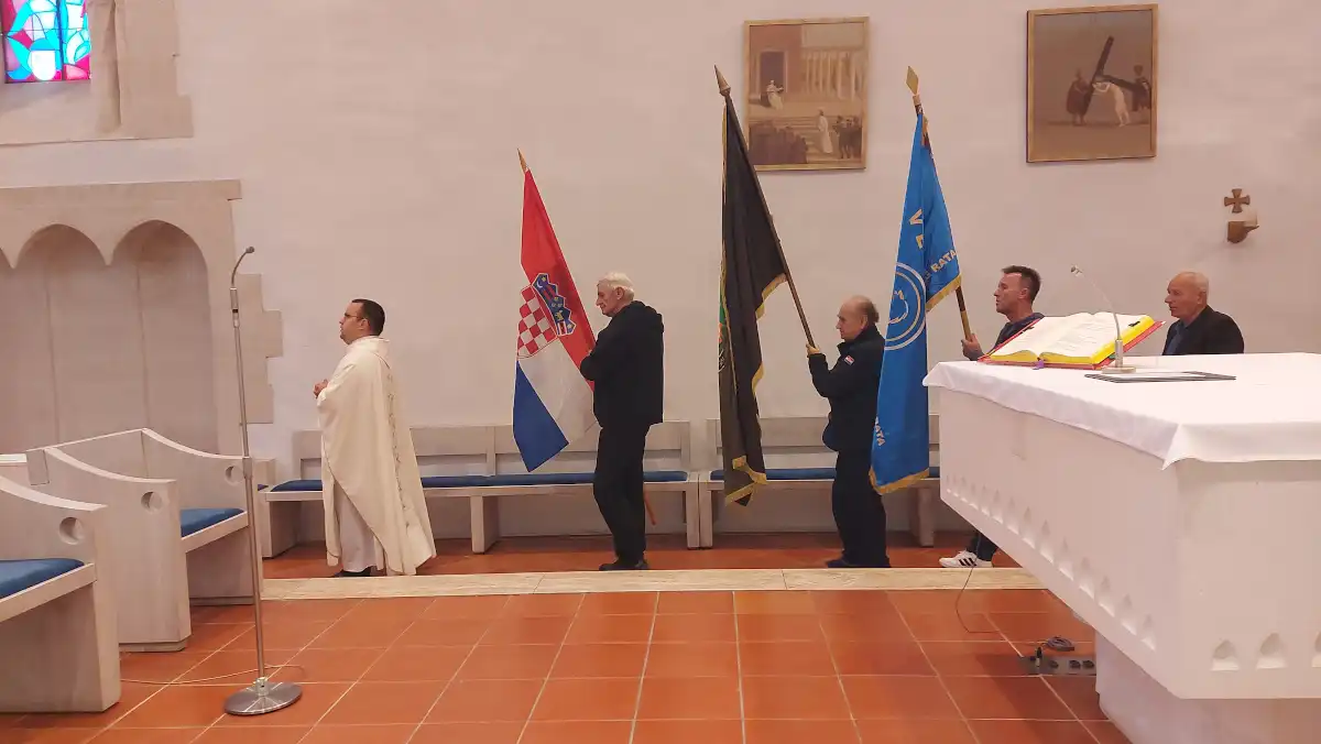 Studijsko putovanje u spomen na VRO „Bljesak“ (28) Studijsko putovanje u spomen na VRO „Bljesak“ (28)