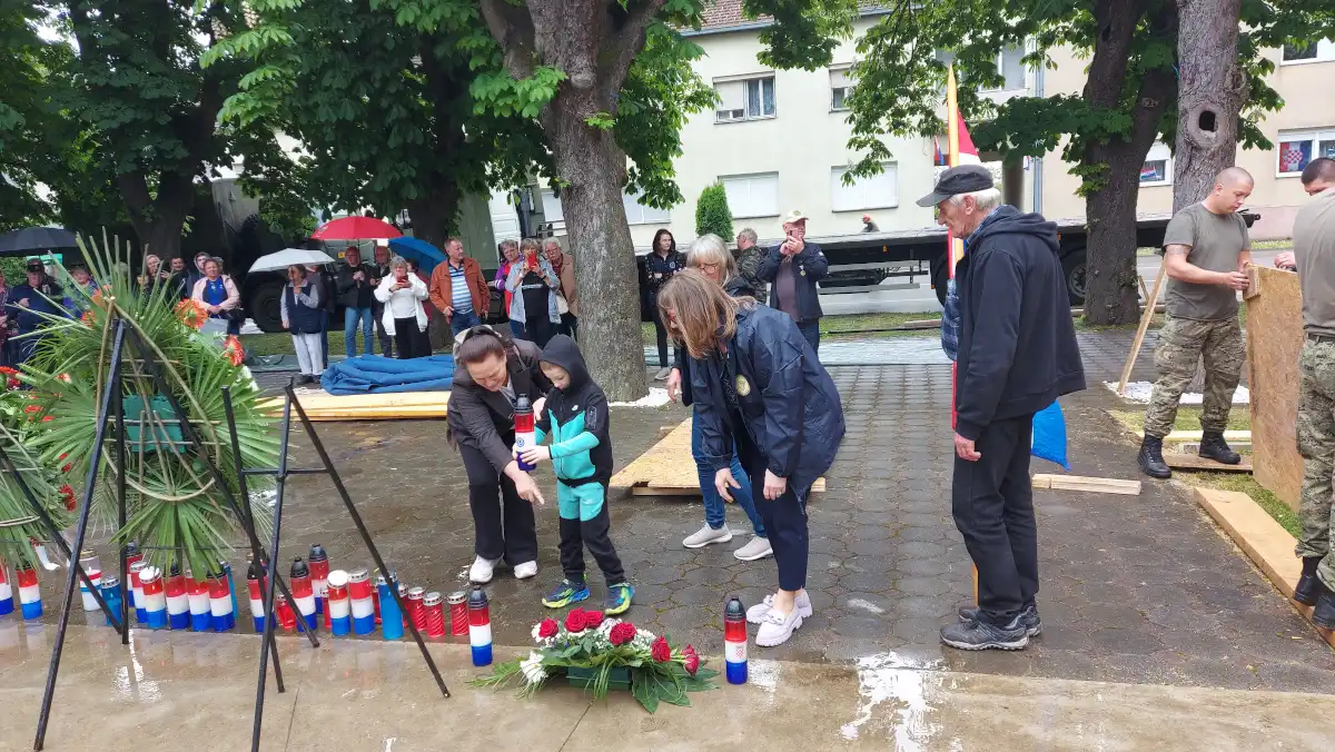 Studijsko putovanje u spomen na VRO „Bljesak“ (32) Studijsko putovanje u spomen na VRO „Bljesak“ (32)