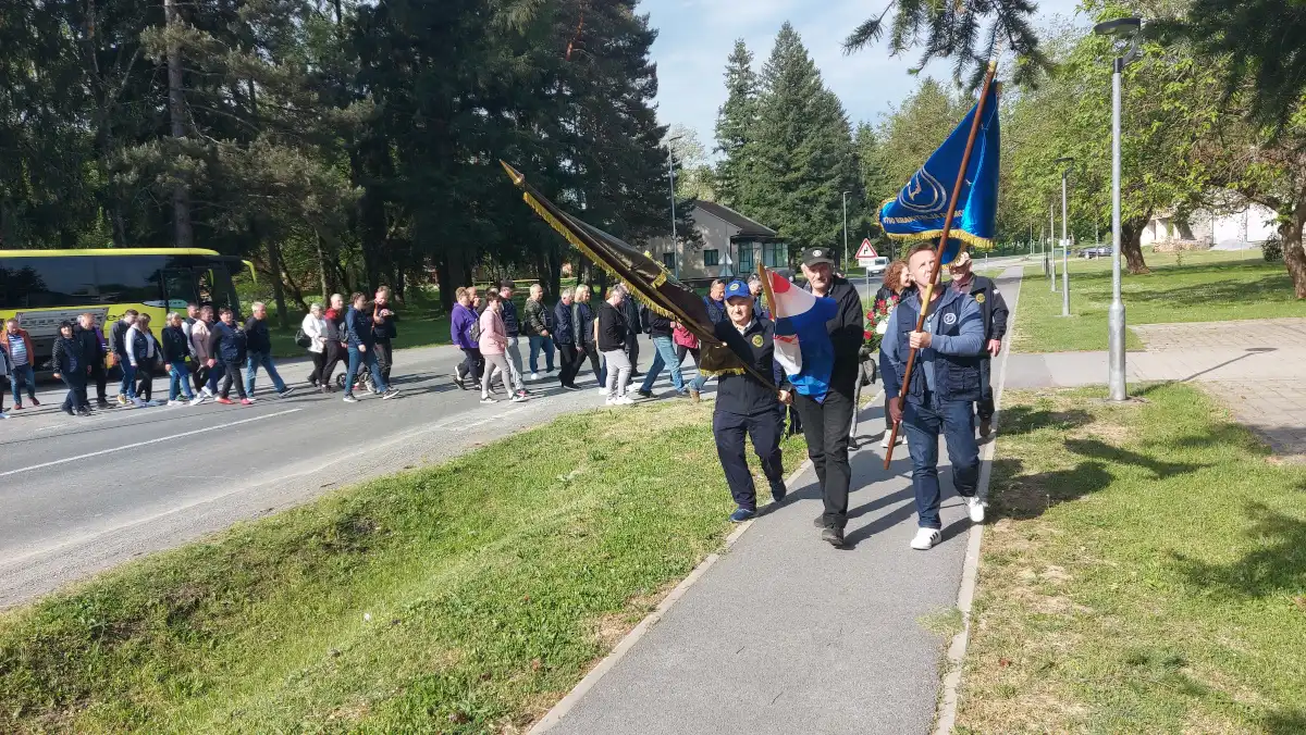 Studijsko putovanje u spomen na VRO „Bljesak“ (39) Studijsko putovanje u spomen na VRO „Bljesak“ (39)